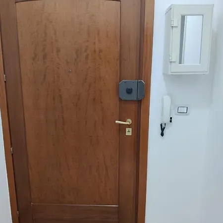 Dimora Nonna Lisa Apartamento Bríndisi